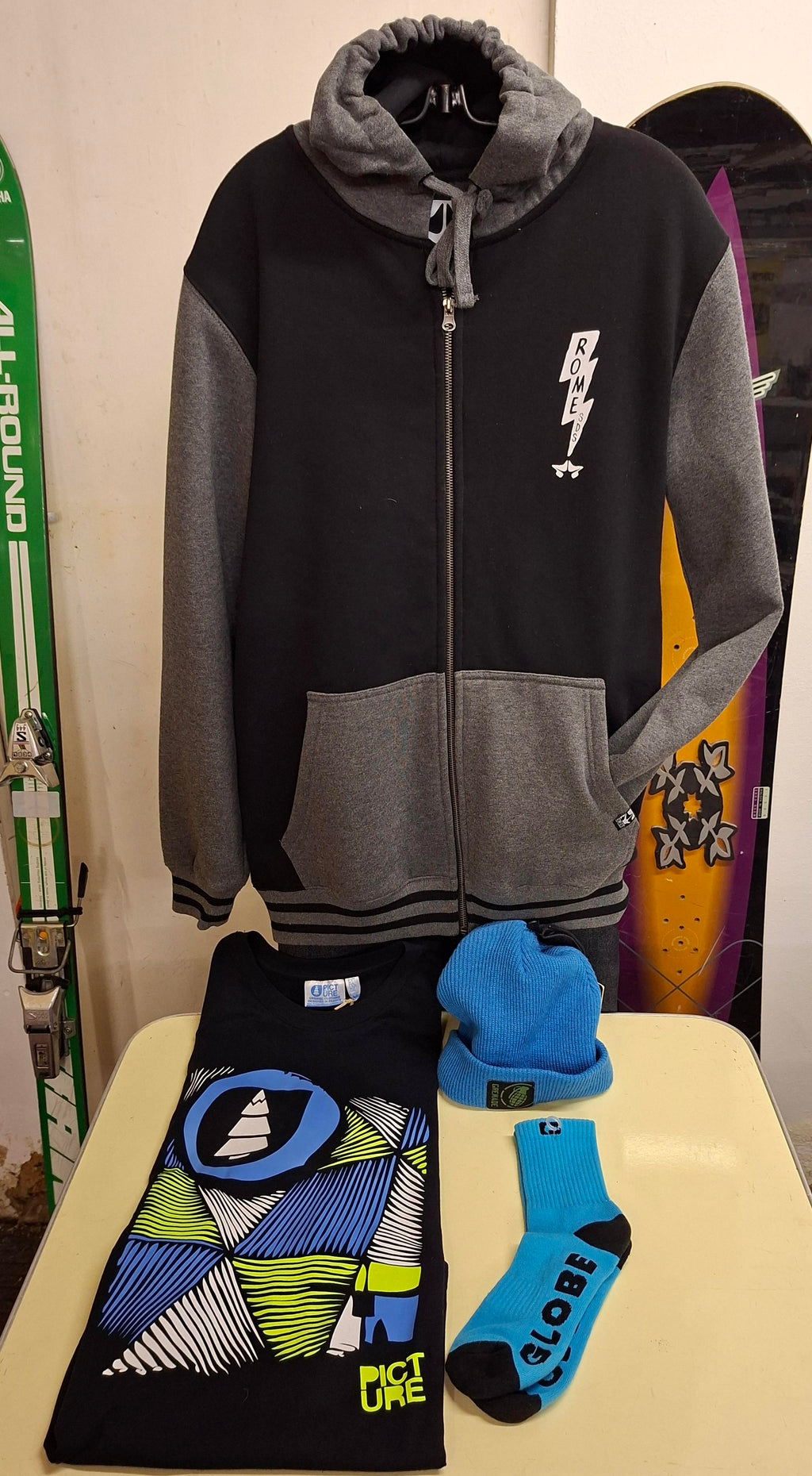 Apres Mystery Box 4 Items
