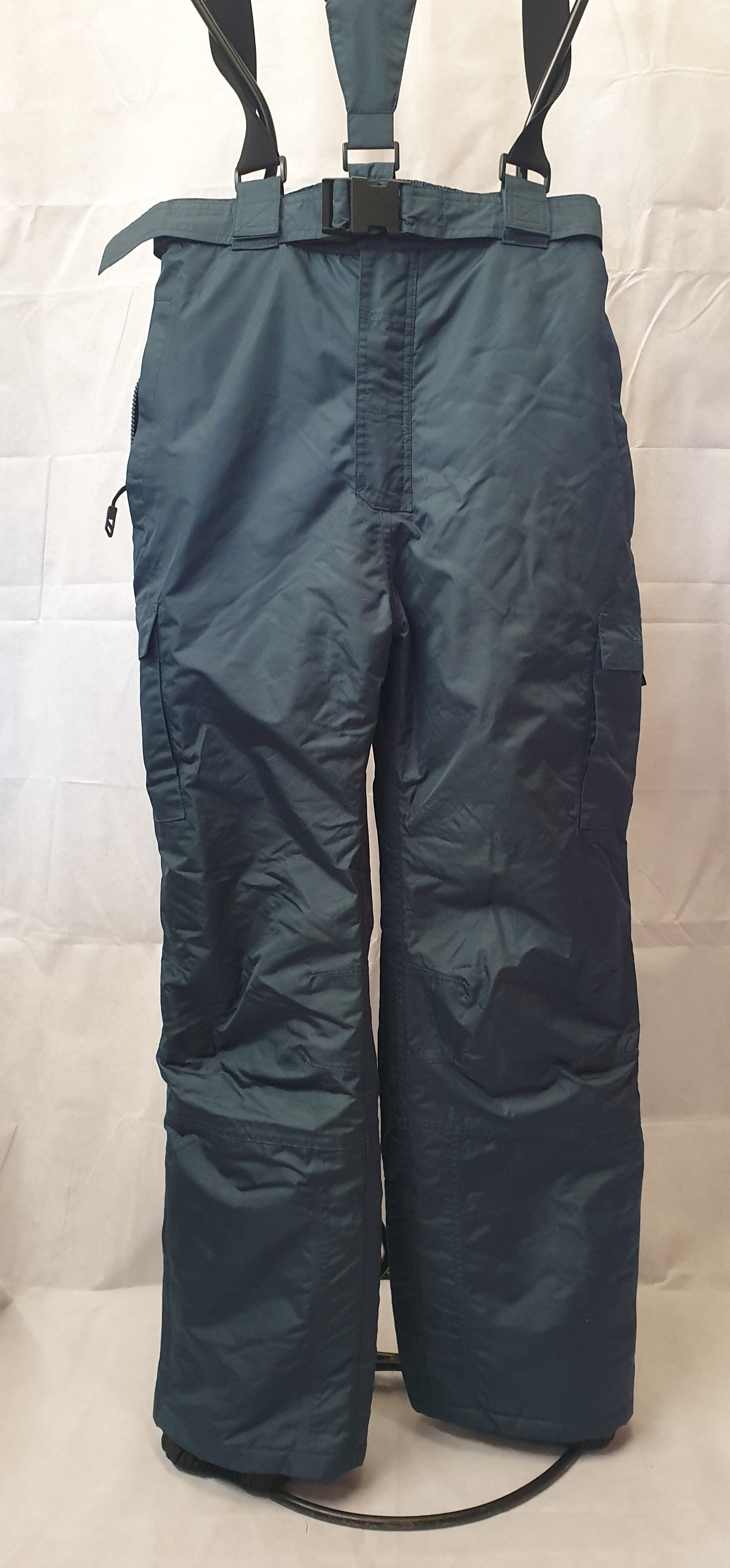 The Ultimate Ski Bundle Jacket D2BN with Salopettes Navy.
